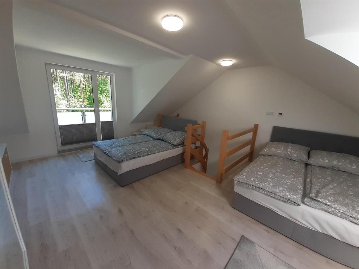 Komfortowy Apartament Dwupoziomowy W Cichej Okolicy Поберово Экстерьер фото